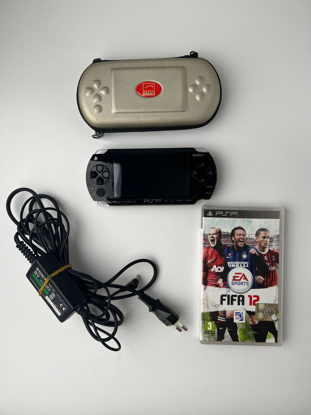 Sony PSP 1004 FAT PlayStation Portable Nera Originale Con Gioco (Usata)