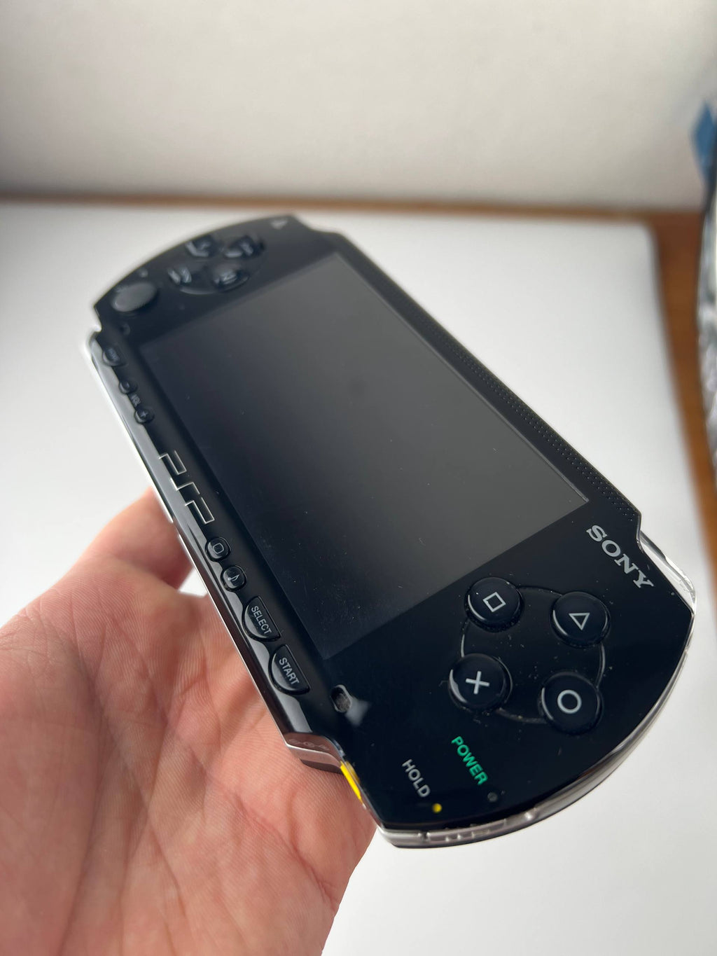 Sony PSP 1004 FAT PlayStation Portable Nera Originale Con Gioco (Usata)