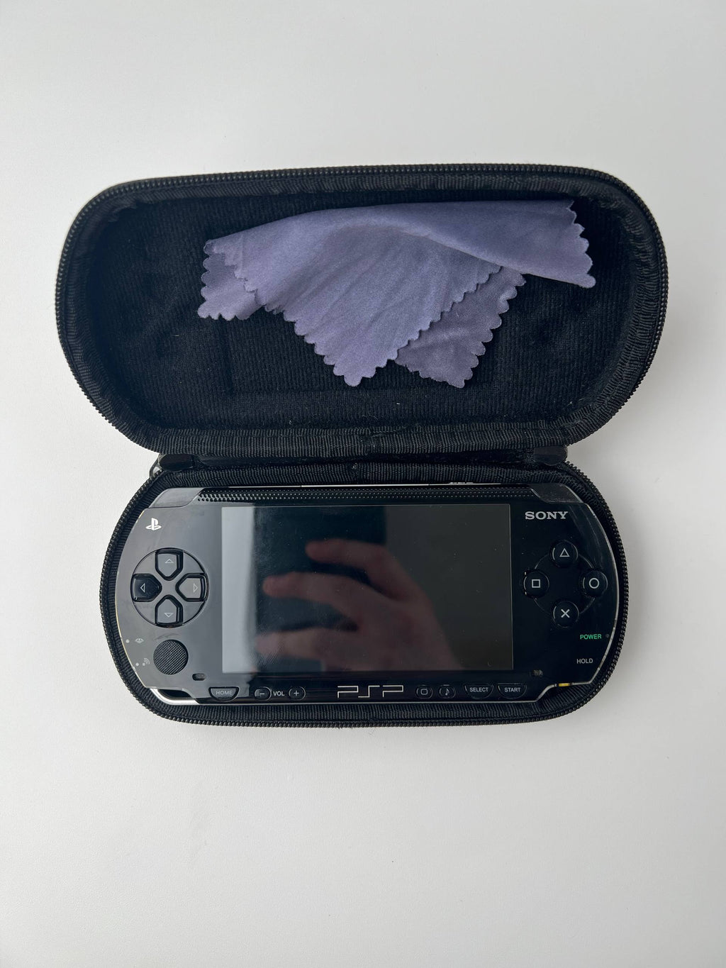 Sony PSP 1004 FAT PlayStation Portable Nera Originale Con Gioco (Usata)