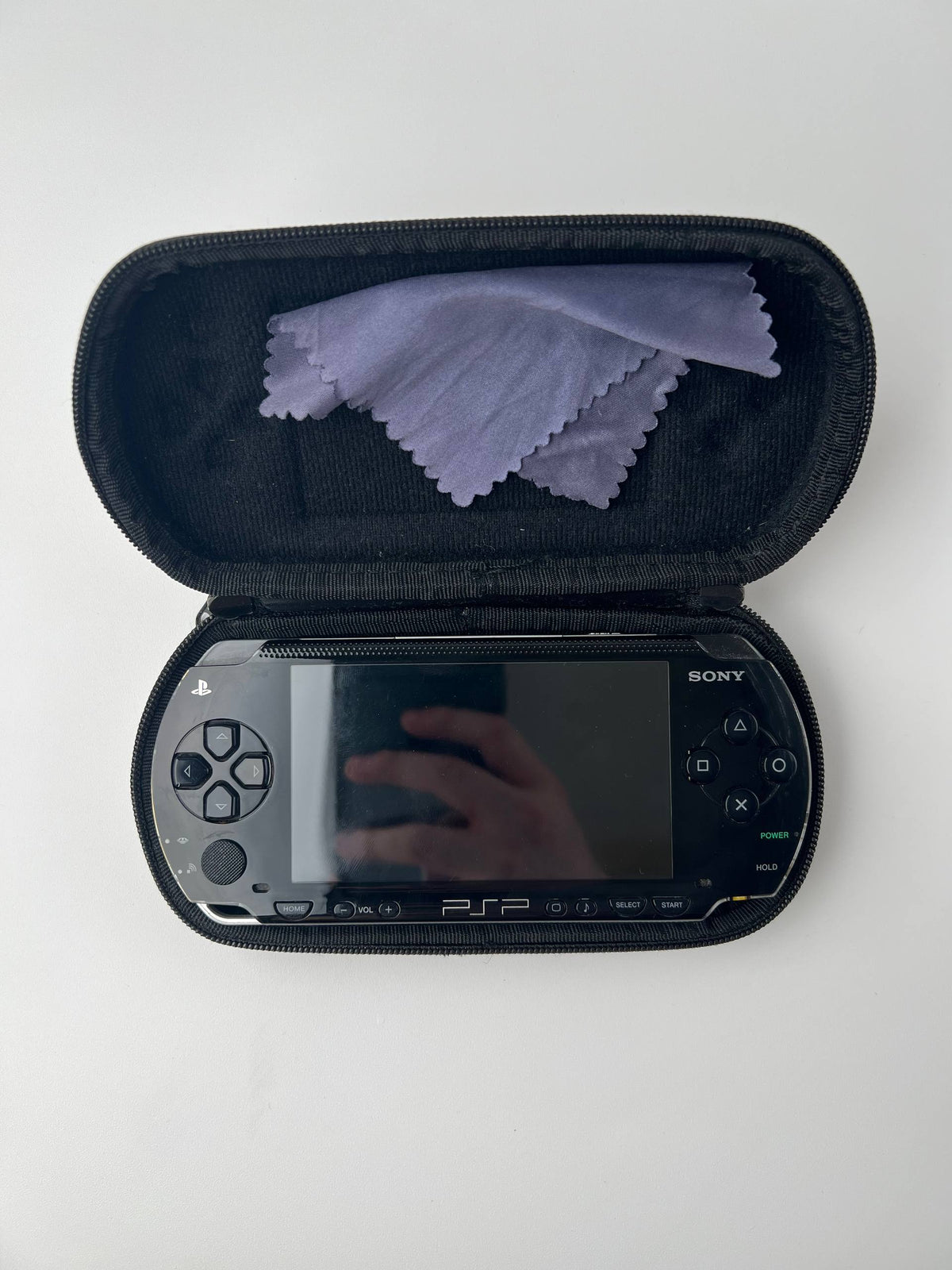 Sony PSP 1004 FAT PlayStation Portable Nera Originale Con Gioco (Usata)